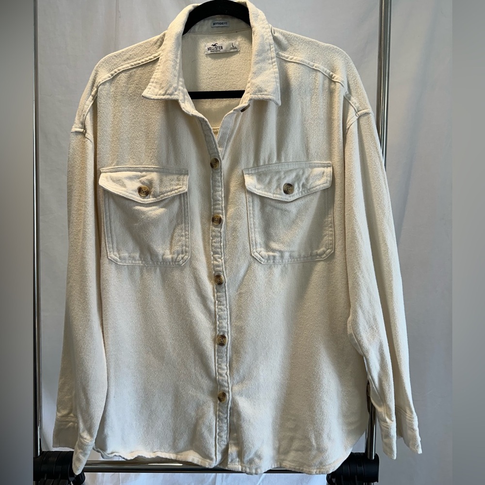 Hollister women’s Cream Button-Up boyfriend fit Shirt Jacket size large